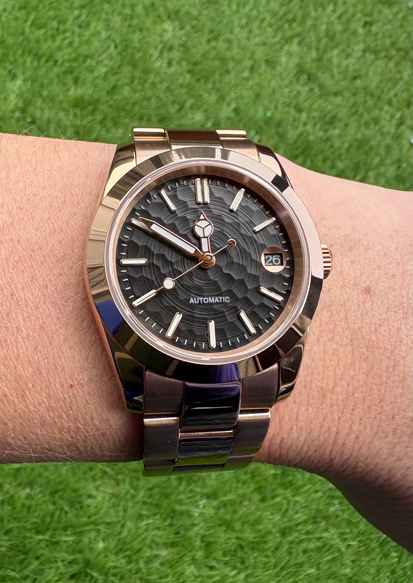 Obsidian Wave – Rose Gold Automático