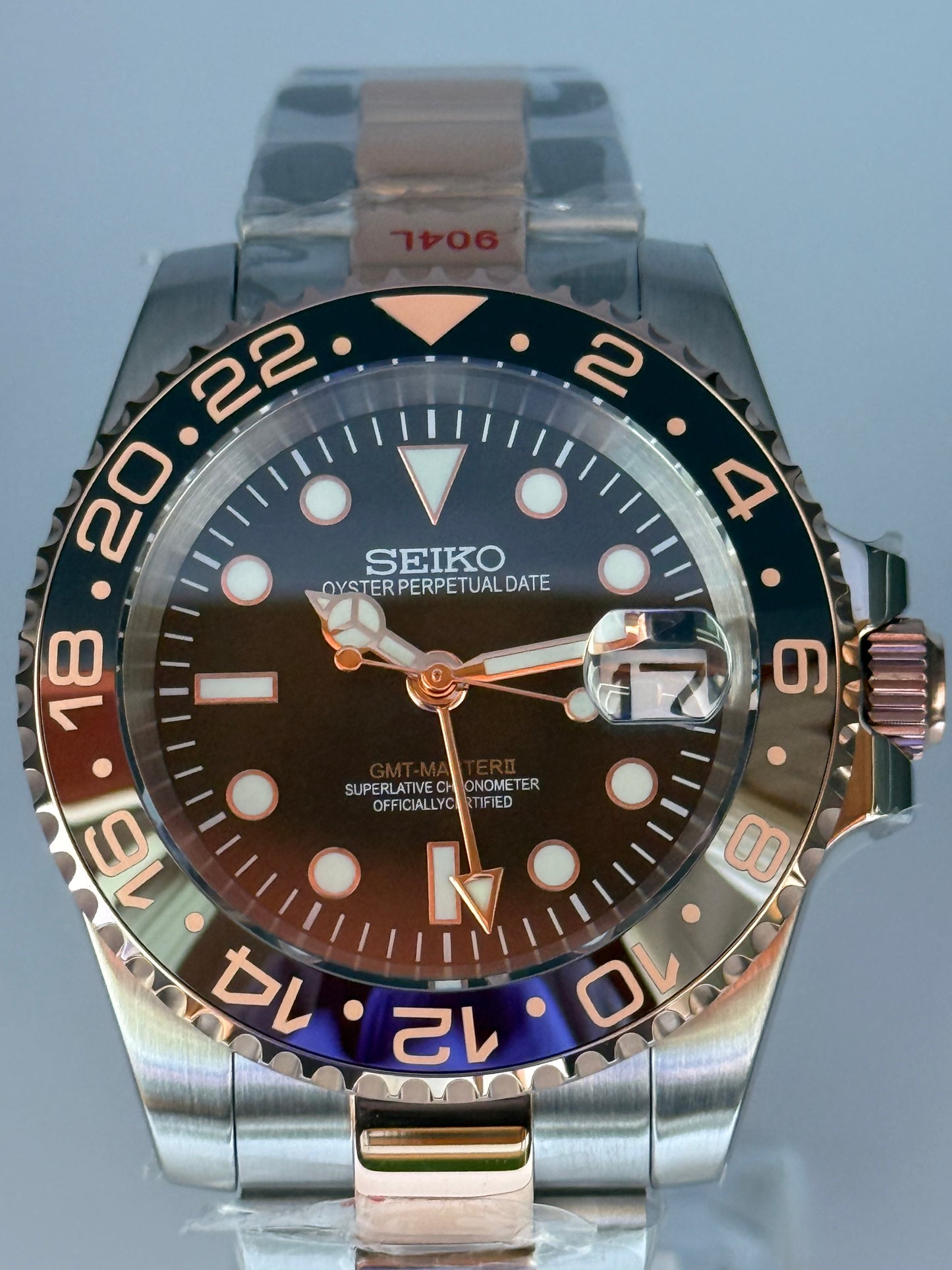 Amber Sunset – GMT Two-Tone Automático