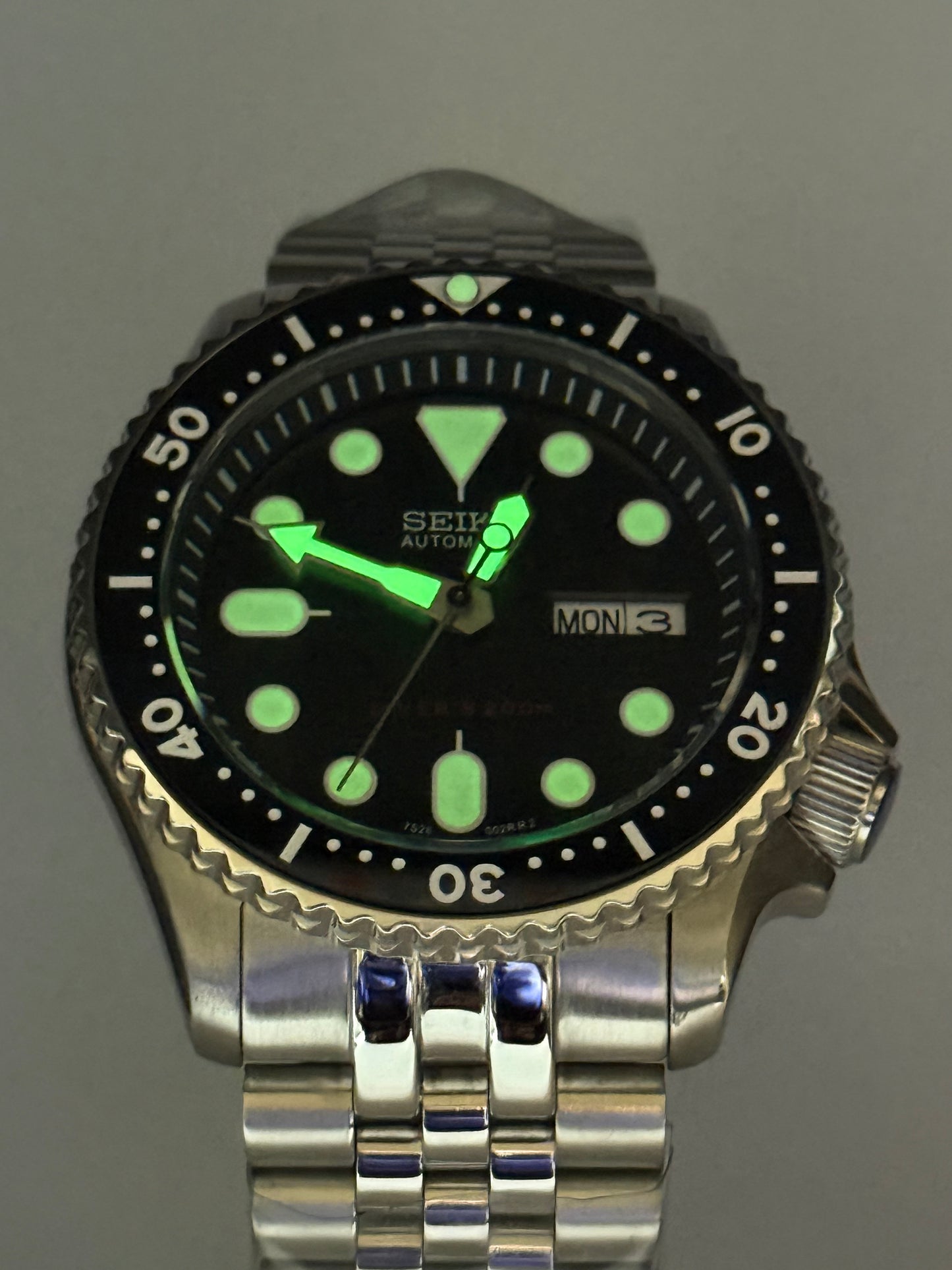 ARAMI MODS | Mod Diver SKX Clásico NH36 - Bisel Scalloped, Zafiro y 200M