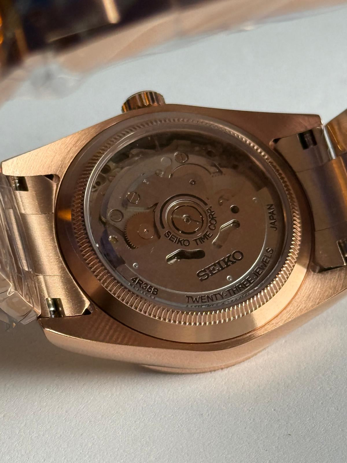 Pearl Iridescence – Rose Gold Diamond Automático
