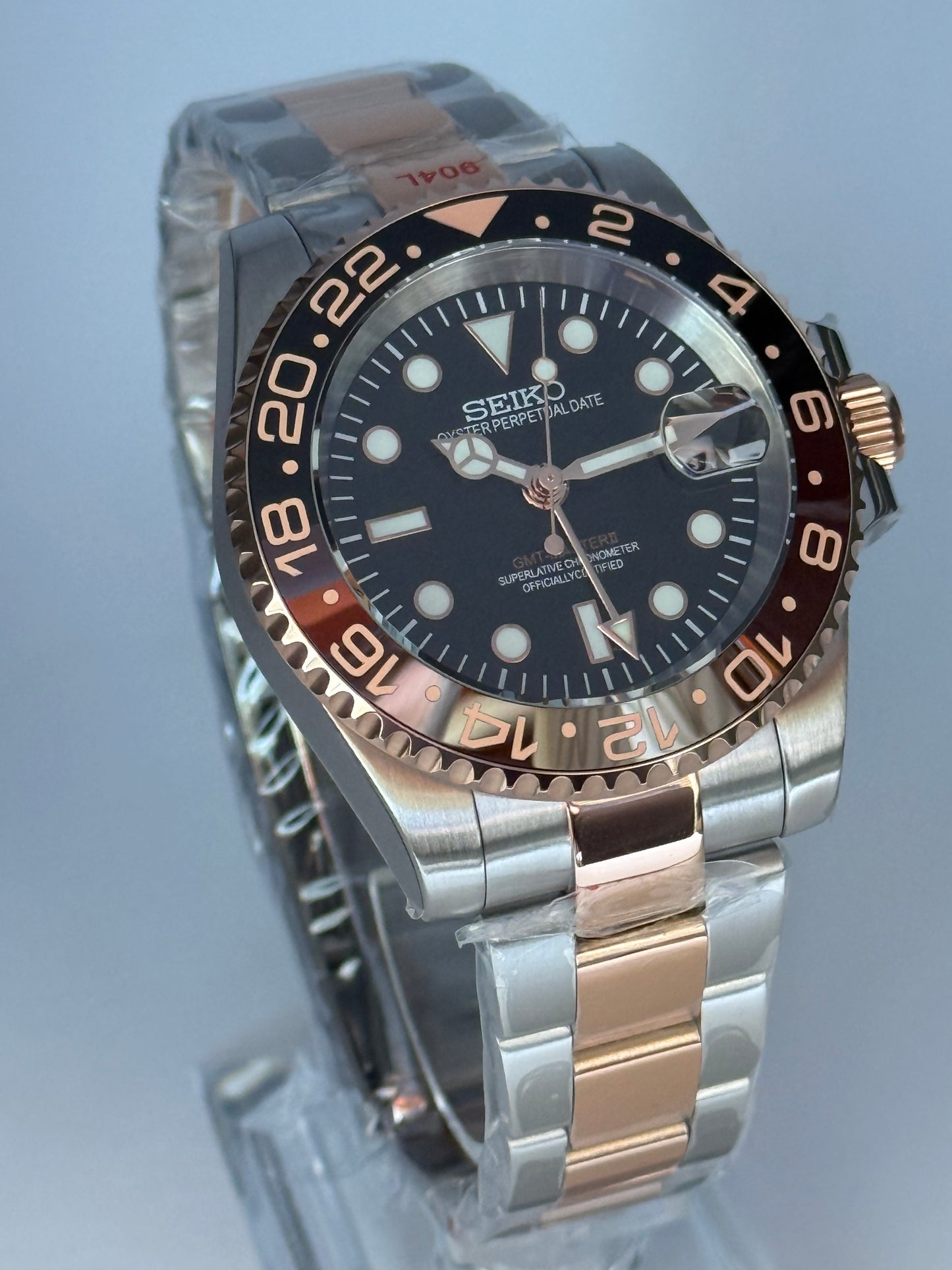 Amber Sunset – GMT Two-Tone Automático