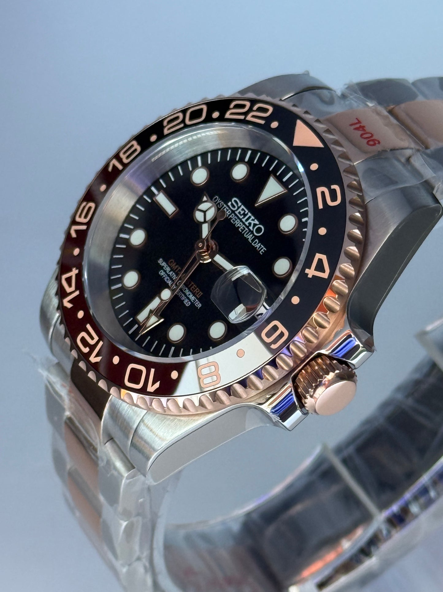 Amber Sunset – GMT Two-Tone Automático