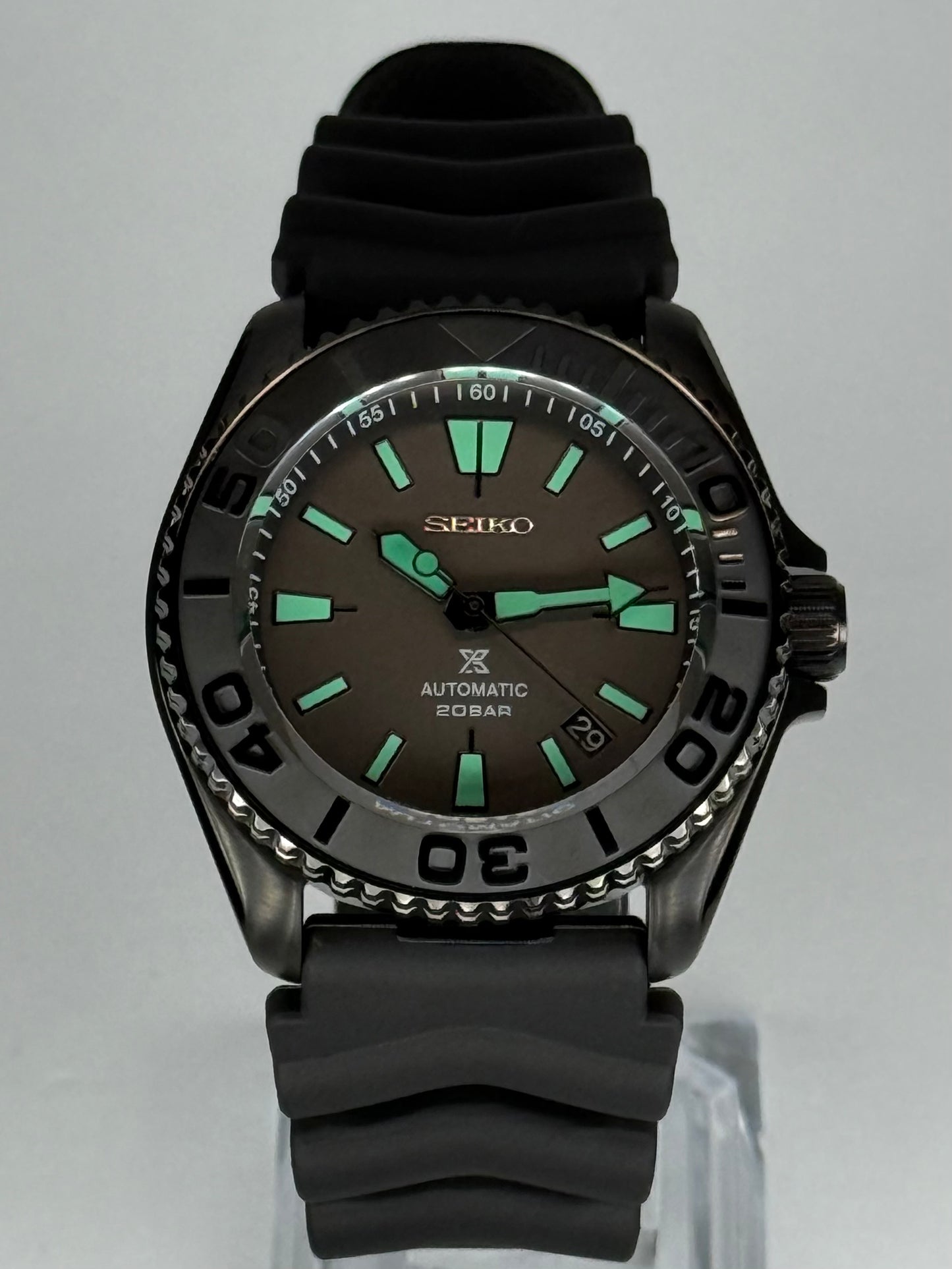Titan Stealth – Arctic Lume Automático
