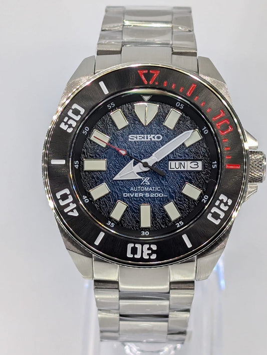 ARAMI MODS | Mod Samurai 'Dark Sea' NH36 - Bisel Rojo, Zafiro y Dial Texturizado