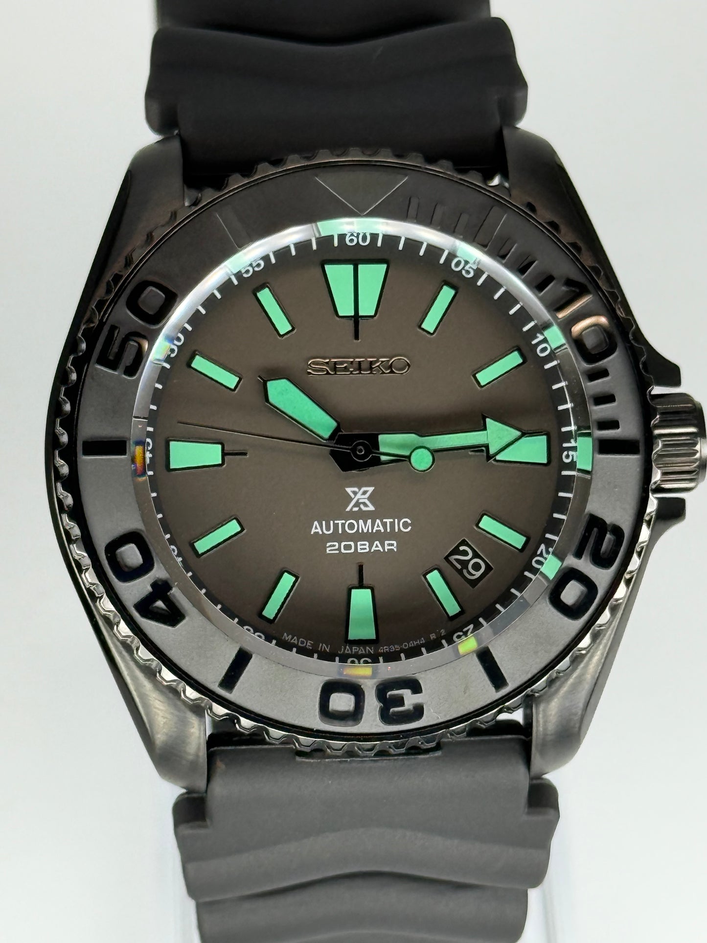 Titan Stealth – Arctic Lume Automático
