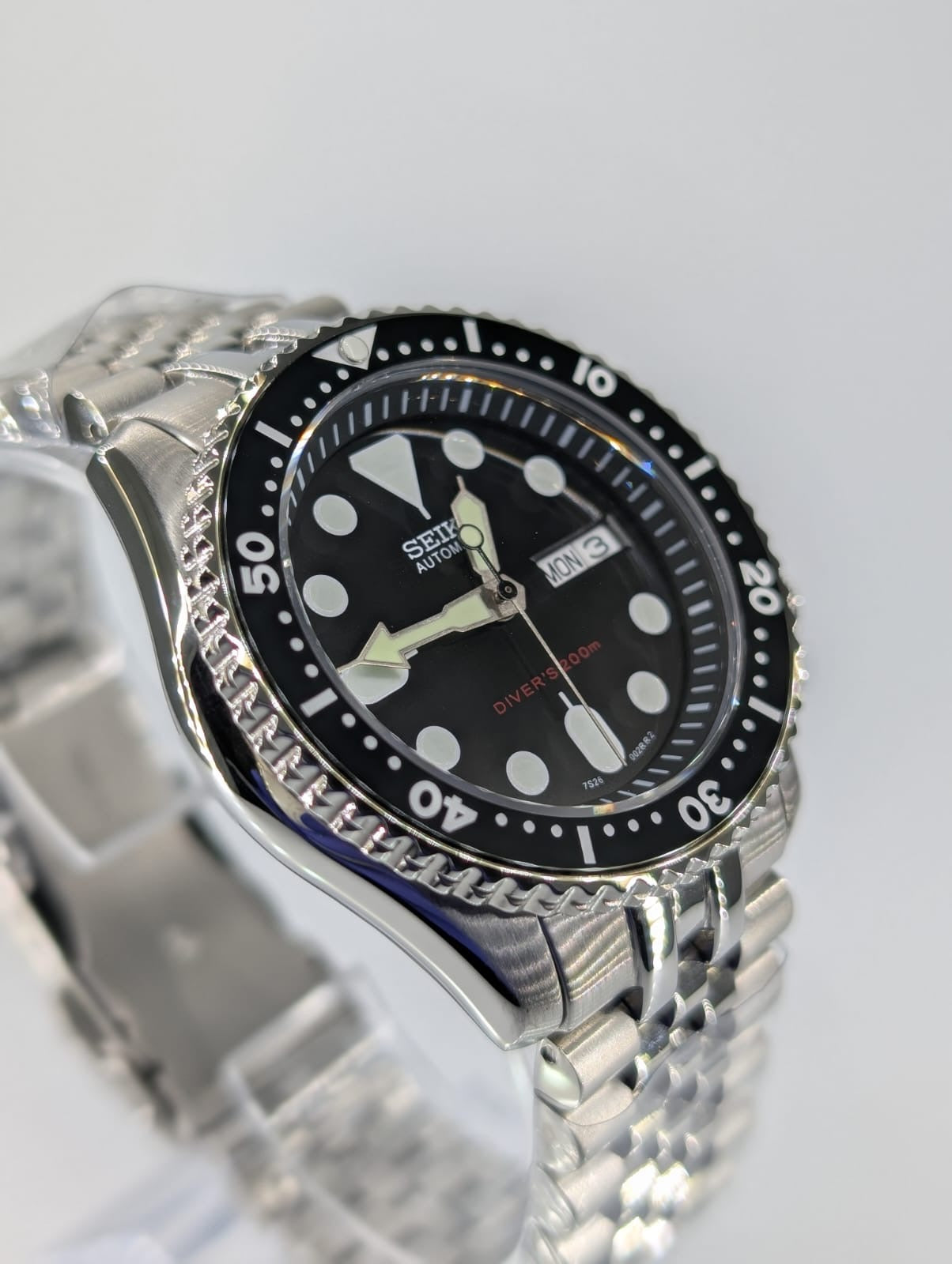 ARAMI MODS | Mod Diver SKX Clásico NH36 - Bisel Scalloped, Zafiro y 200M