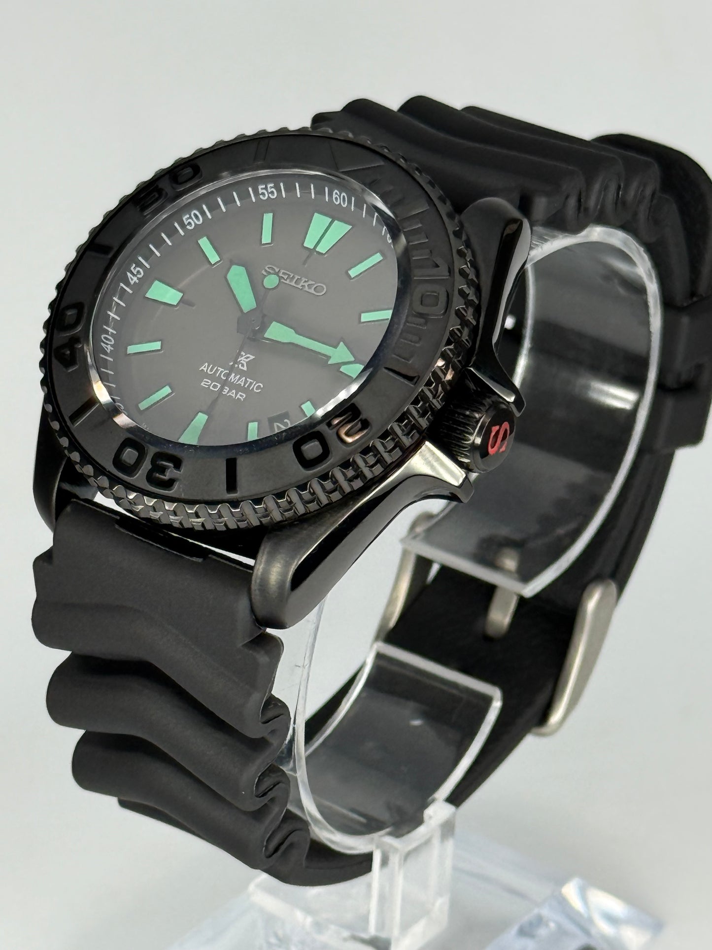 Titan Stealth – Arctic Lume Automático